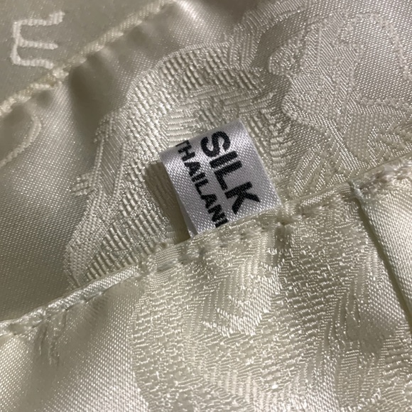 Pair Cream Dragon Thai Silk Pillow Covers 16 in square BRAND NEW!!! - Picture 6 of 8